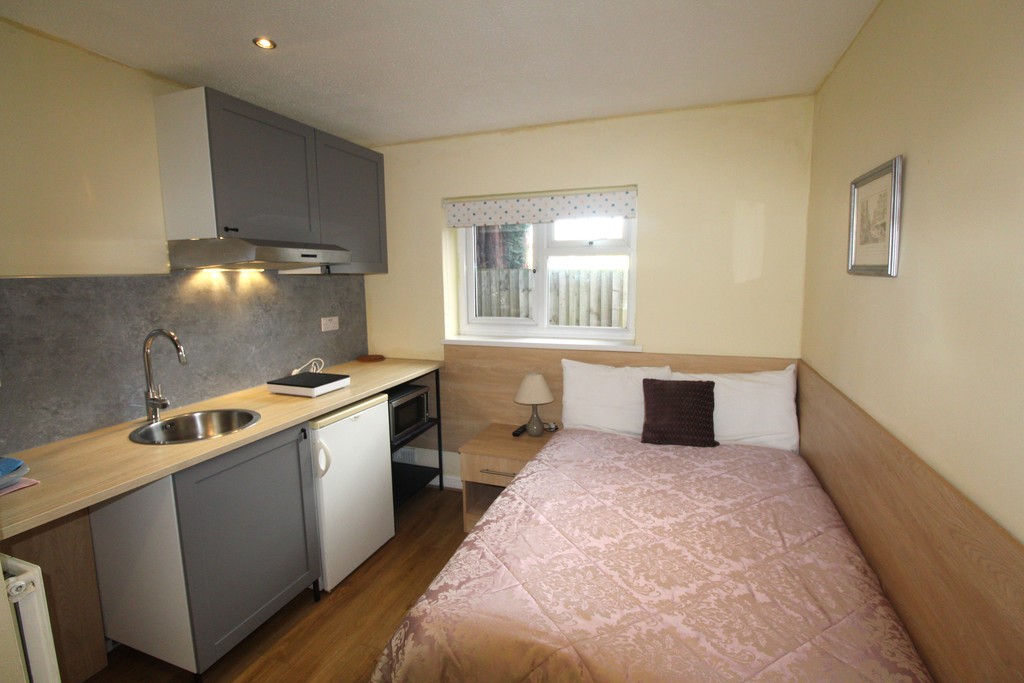 1 bed Studio for rent in Berkshire. From Martin & Co - Reading