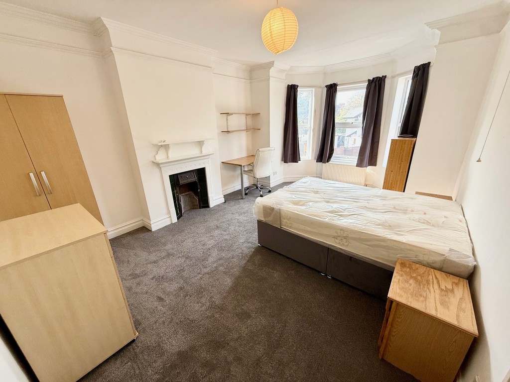 1 bed House Share for rent in Shinfield. From Martin & Co - Reading
