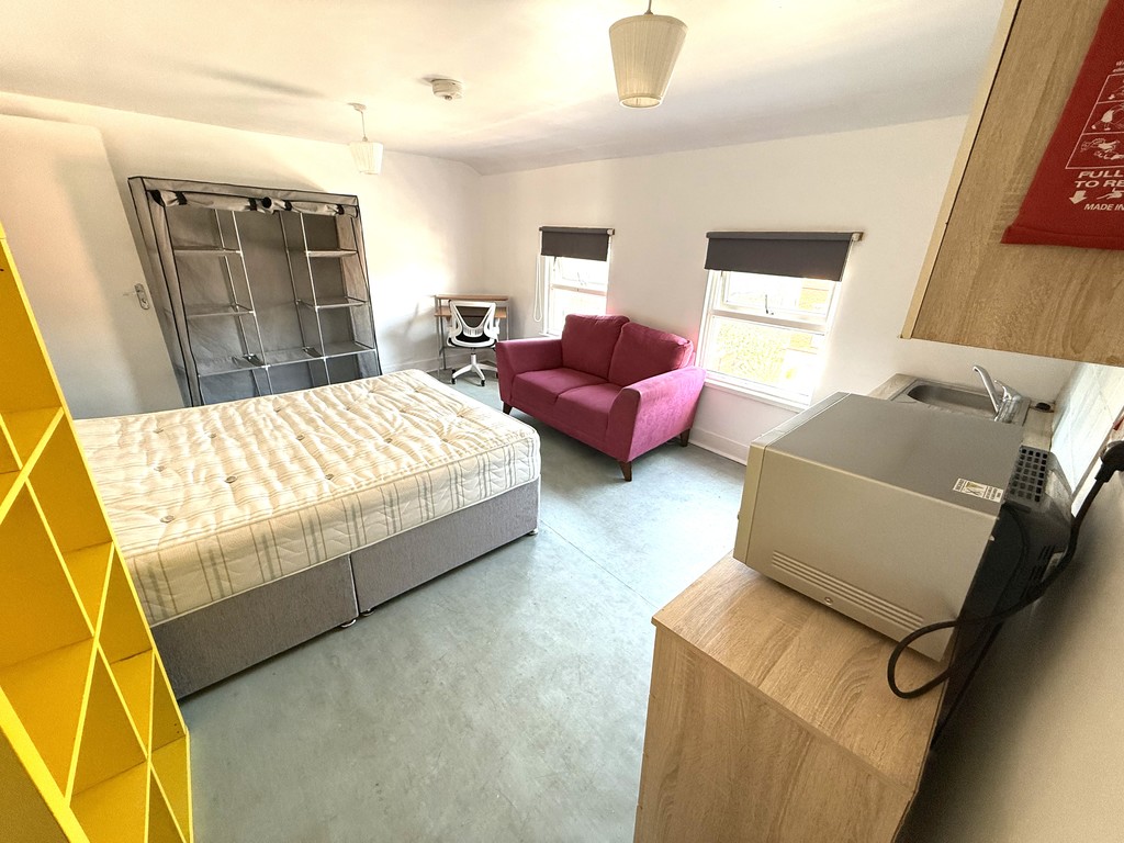 1 bed Apartment for rent in Berkshire. From Martin & Co - Reading