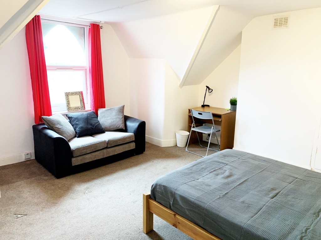 1 bed Flat Share for rent in Shinfield. From Martin & Co - Reading