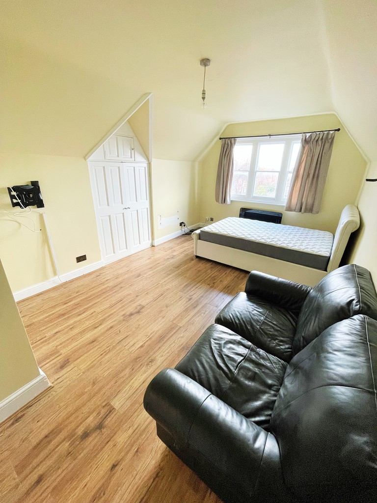 1 bed Apartment for rent in Berkshire. From Martin & Co - Reading