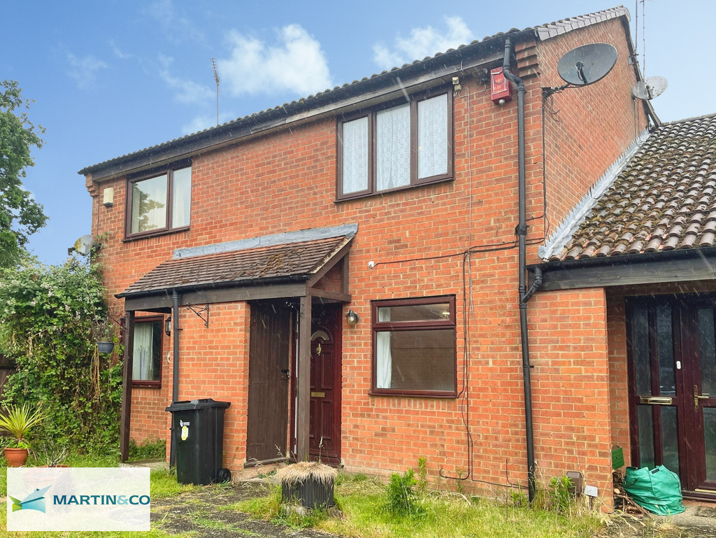 2 bed Mid Terraced House for rent in Sindlesham. From Martin & Co - Reading