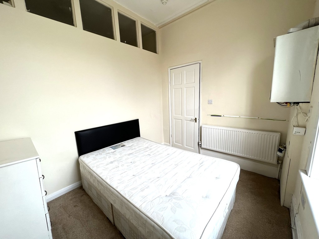 1 bed Apartment for rent in Berkshire. From Martin & Co - Reading