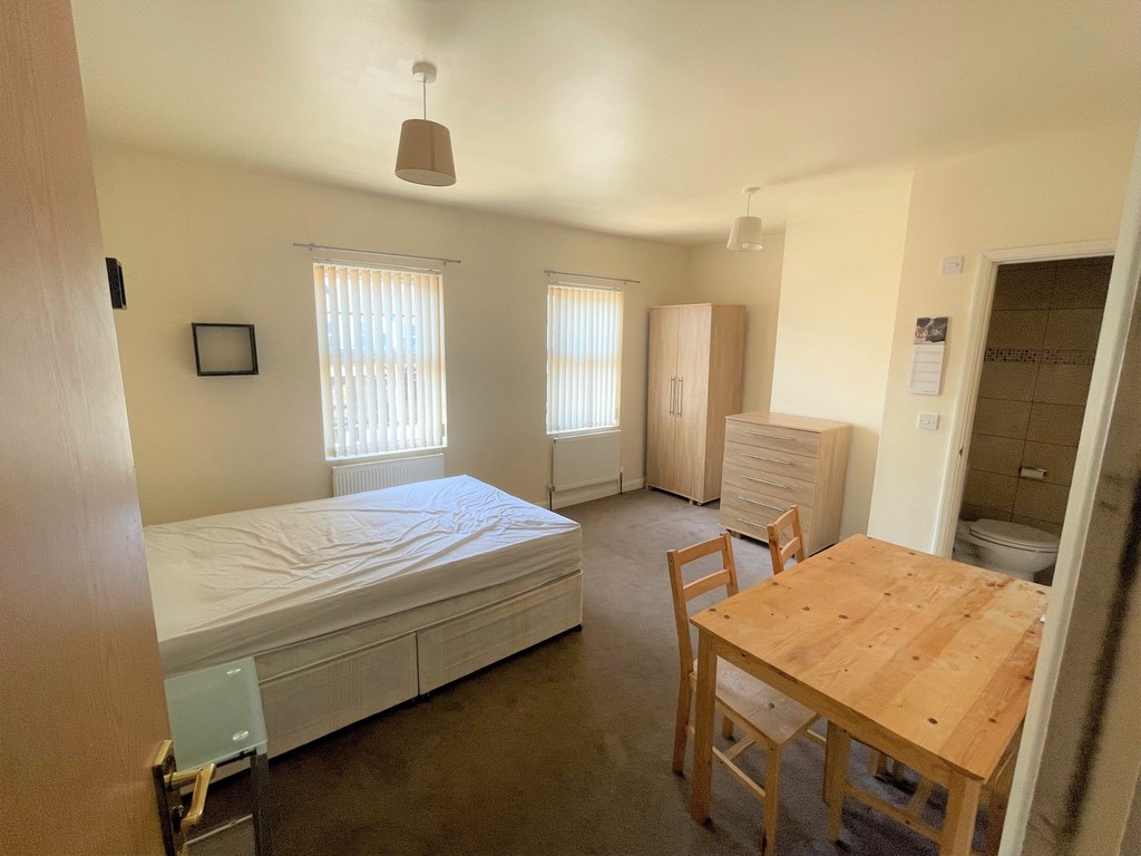 1 bed Flat Share for rent in Burghfield. From Martin & Co - Reading