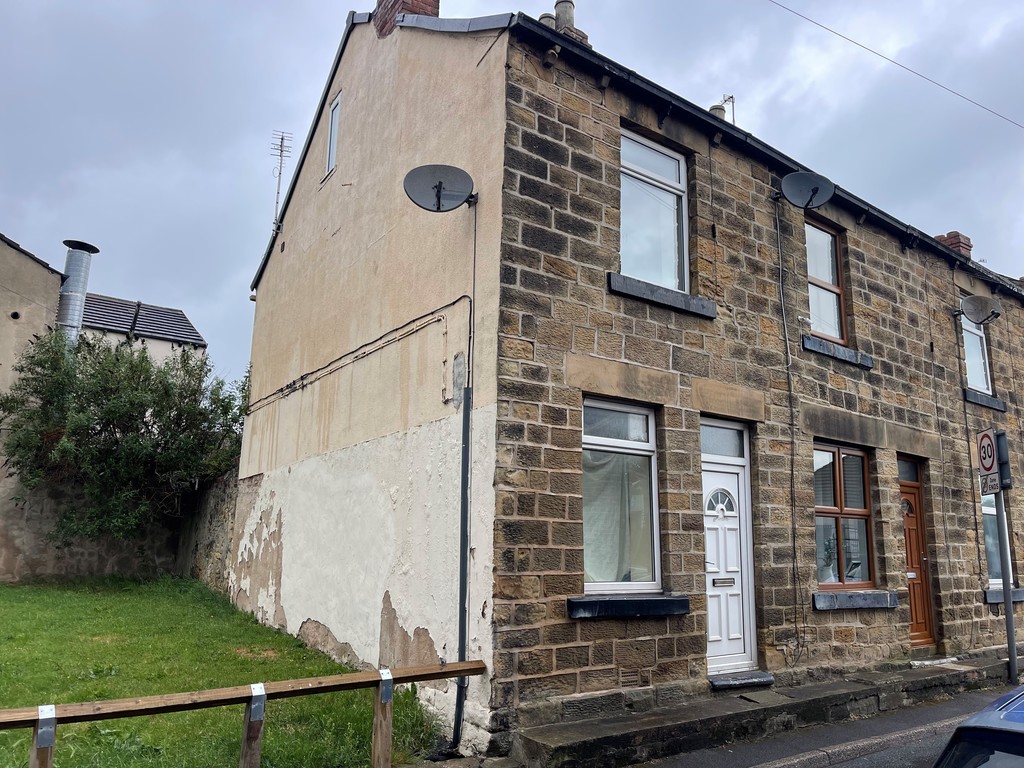 2 bed Mid Terraced House for rent in Barnlsey. From Martin & Co - Rotherham