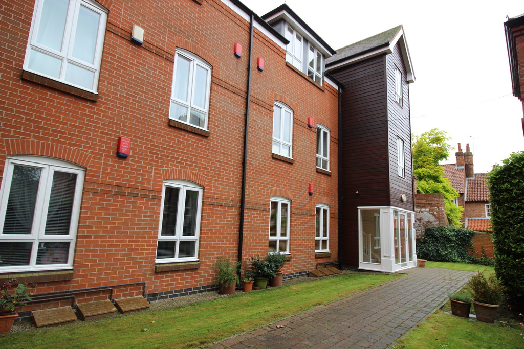 2 bed Apartment for rent in Nottingham. From Martin & Co - Newark