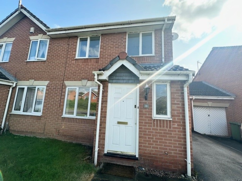 3 bed Semi-Detached House for rent in Notts. From Martin & Co - Newark