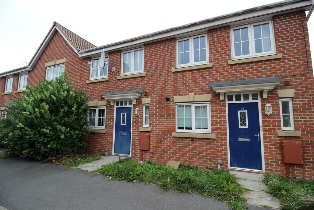 2 bed Mid Terraced House for rent in Notts. From Martin & Co - Newark