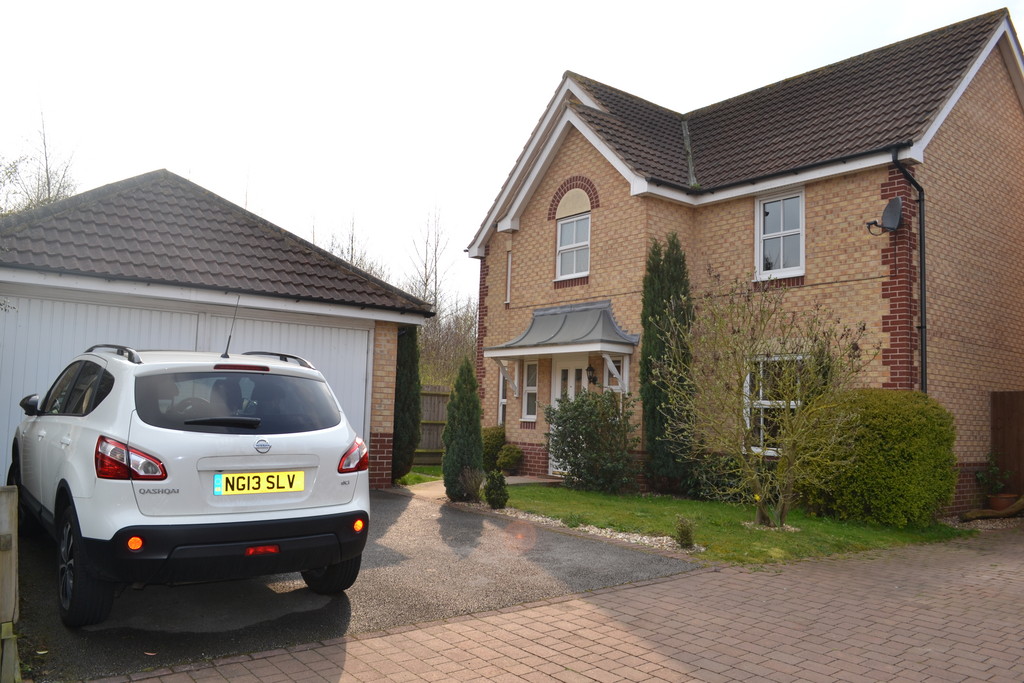 4 bed Detached for rent in Notts. From Martin & Co - Newark
