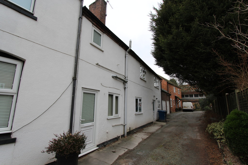 2 bed Cottage for rent in Staffordshire. From Martin & Co - Tamworth