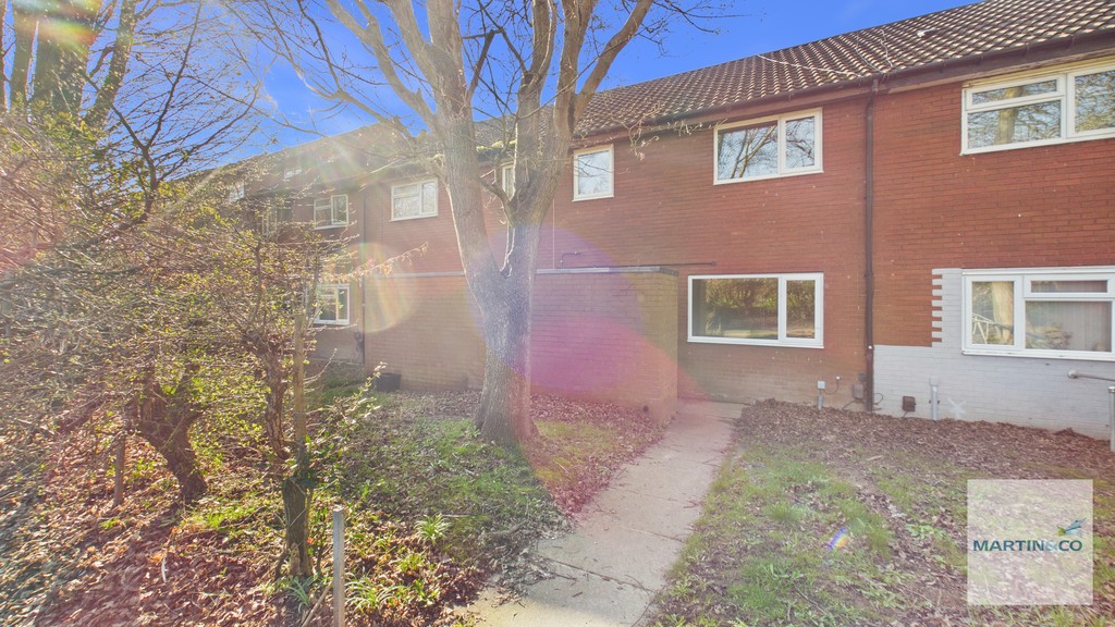 3 bed Mid Terraced House for rent in Tamworth. From Martin & Co - Tamworth