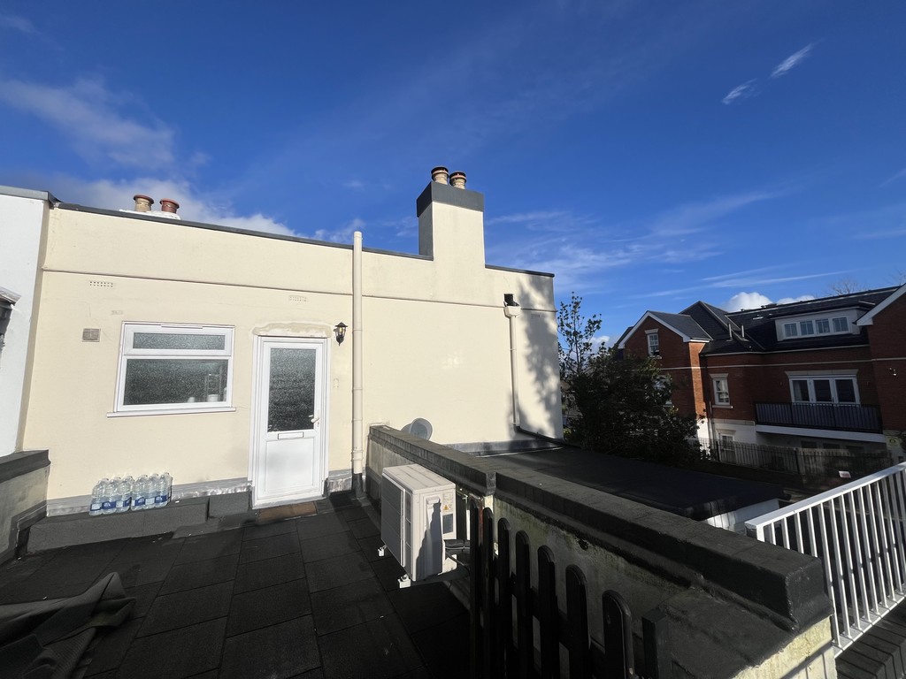 2 bed Apartment for rent in Kent. From Martin & Co - Tunbridge Wells 2 bed Apartment for rent in Kent. From Martin & Co - Tunbridge Wells