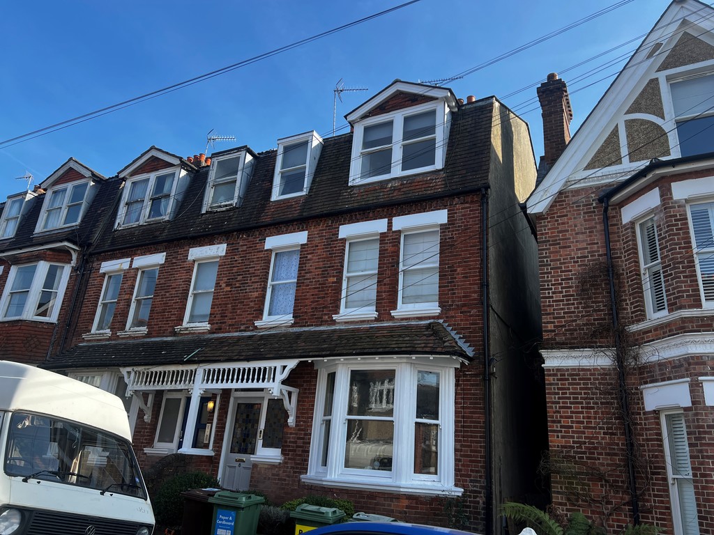 2 bed Apartment for rent in Kent . From Martin & Co - Tunbridge Wells