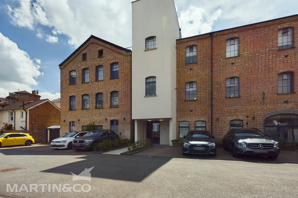 2 bed Apartment for rent in Kent. From Martin & Co - Tunbridge Wells