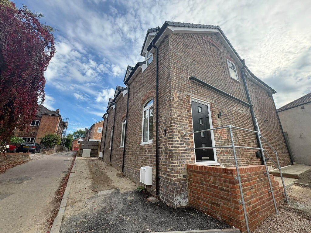 3 bed Semi Detached for rent in Southborough. From Martin & Co - Tunbridge Wells 3 bed Semi Detached for rent in Southborough. From Martin & Co - Tunbridge Wells