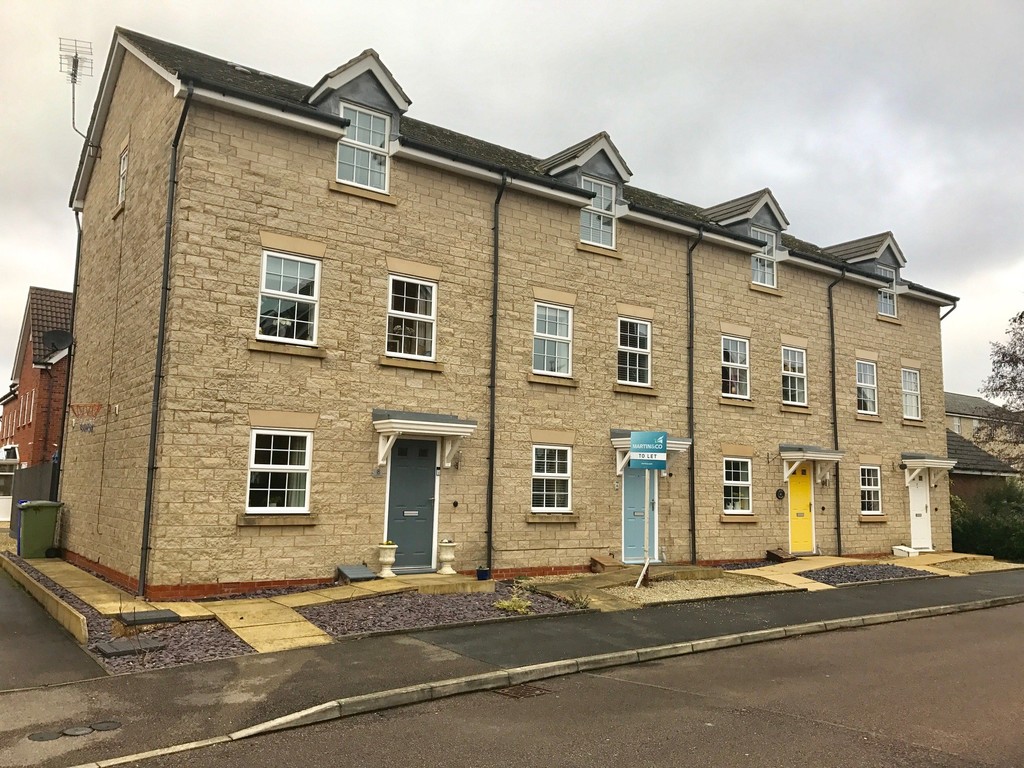 4 bed Town House for rent in Nottinghamshire. From Martin & Co - Worksop
