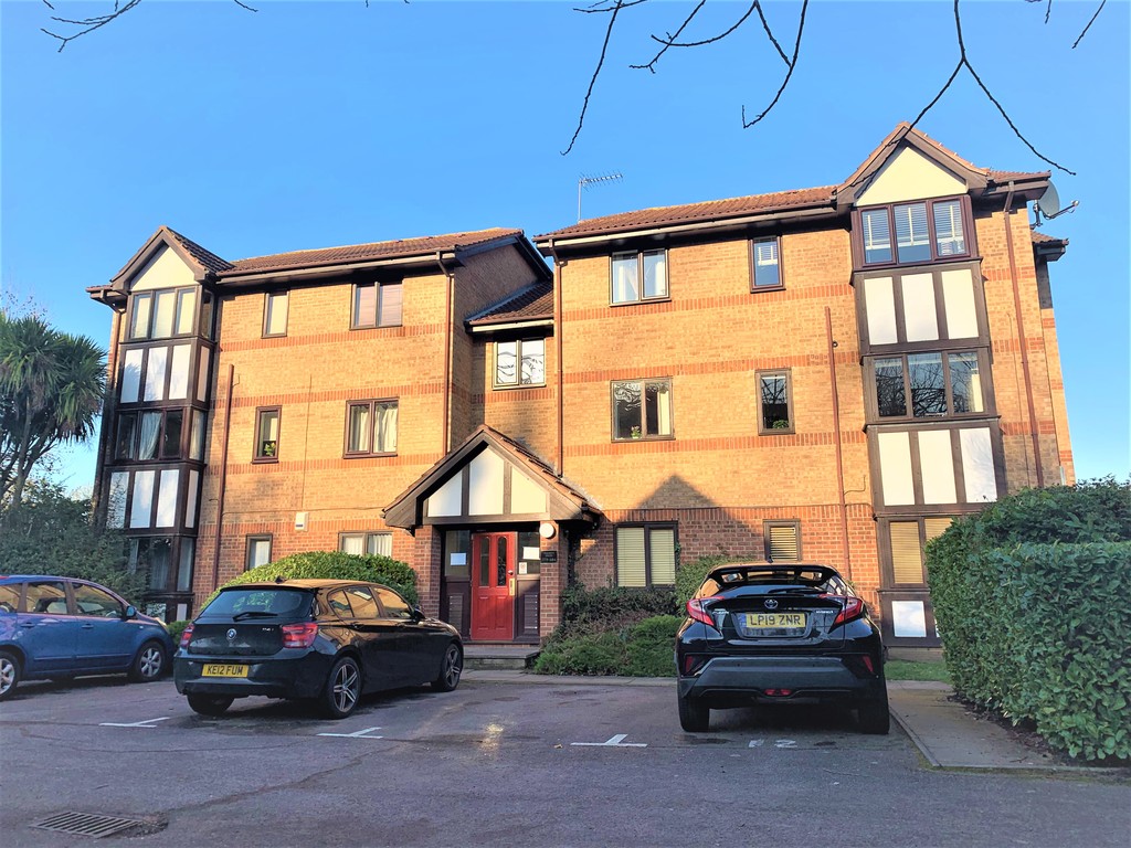 2 bed Apartment for rent in Middlesex. From Martin & Co - Twickenham