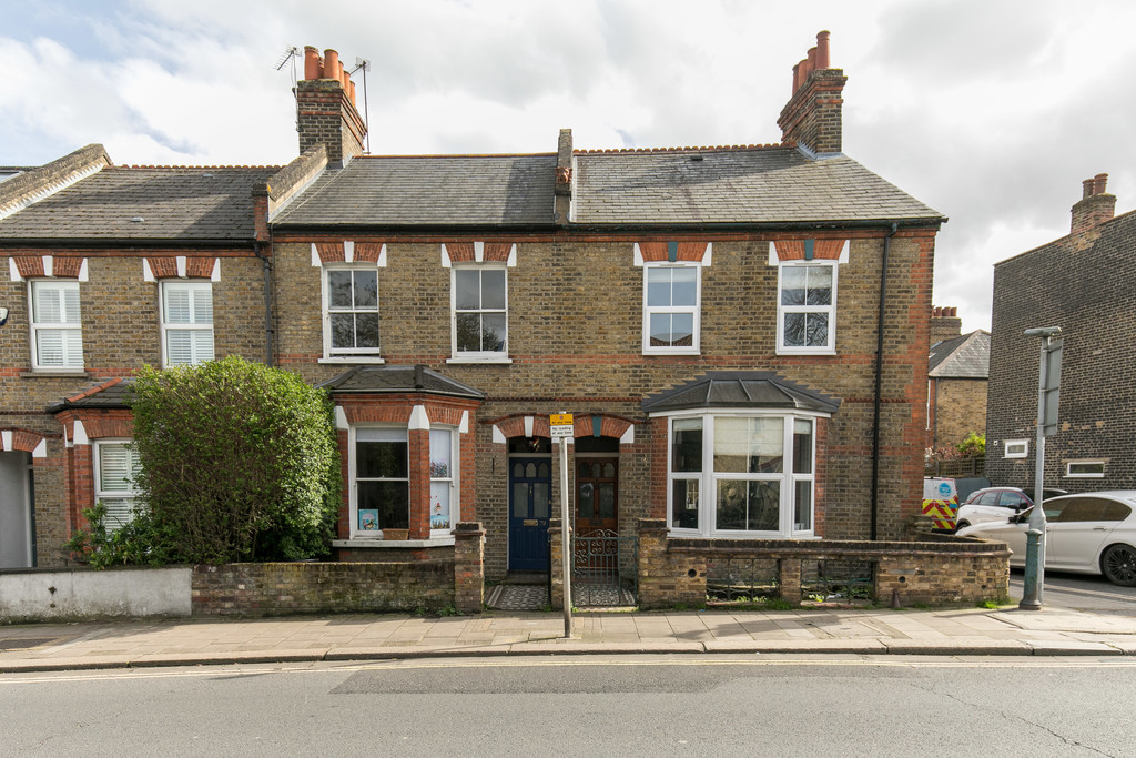 2 bed Mid Terraced House for rent in Middlesex. From Martin & Co - Twickenham