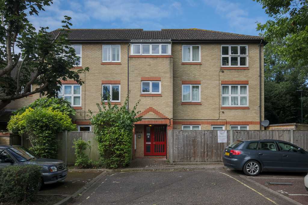 2 bed Apartment for rent in Middlesex. From Martin & Co - Twickenham