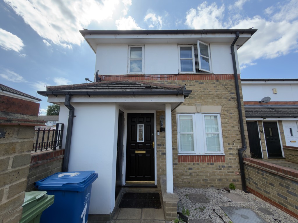 3 bed End of Terrace for rent in Bermondsey. From Martin & Co - Twickenham