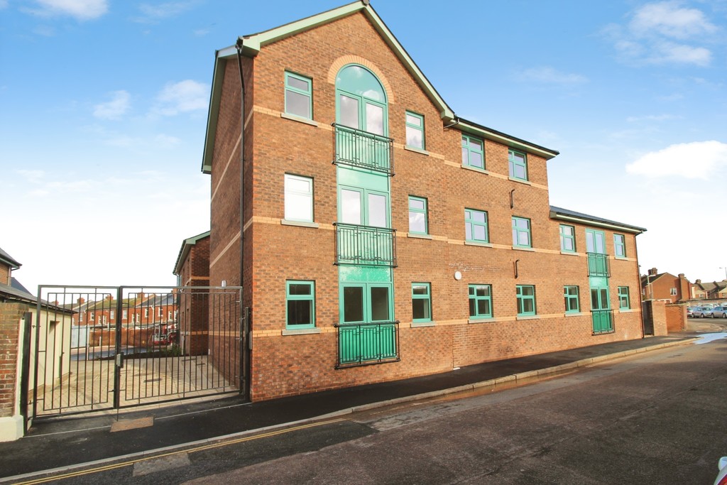 2 bed Apartment for rent in Shillingford Abbot. From Martin & Co - Exeter