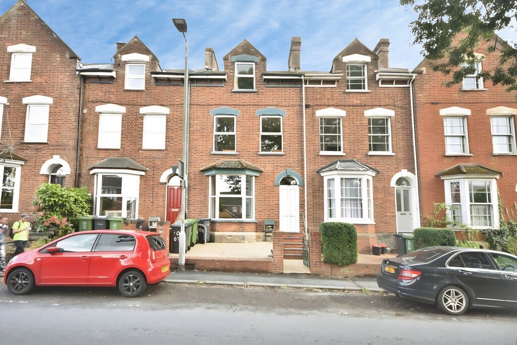 6 bed Mid Terraced House for rent in Exeter. From Martin & Co - Exeter 6 bed Mid Terraced House for rent in Exeter. From Martin & Co - Exeter