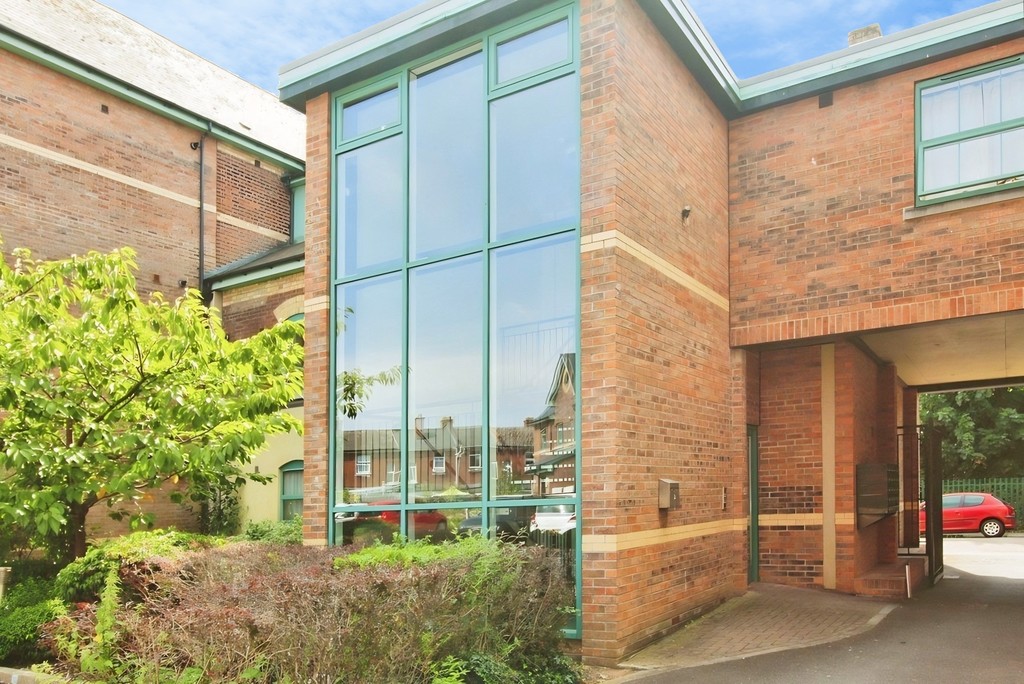 2 bed Ground Floor Flat for rent in Devon. From Martin & Co - Exeter
