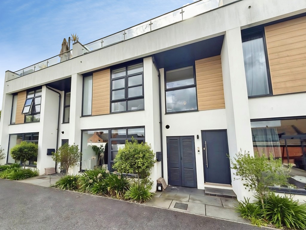 3 bed Mid Terraced House for rent in Devon. From Martin & Co - Exeter 3 bed Mid Terraced House for rent in Devon. From Martin & Co - Exeter