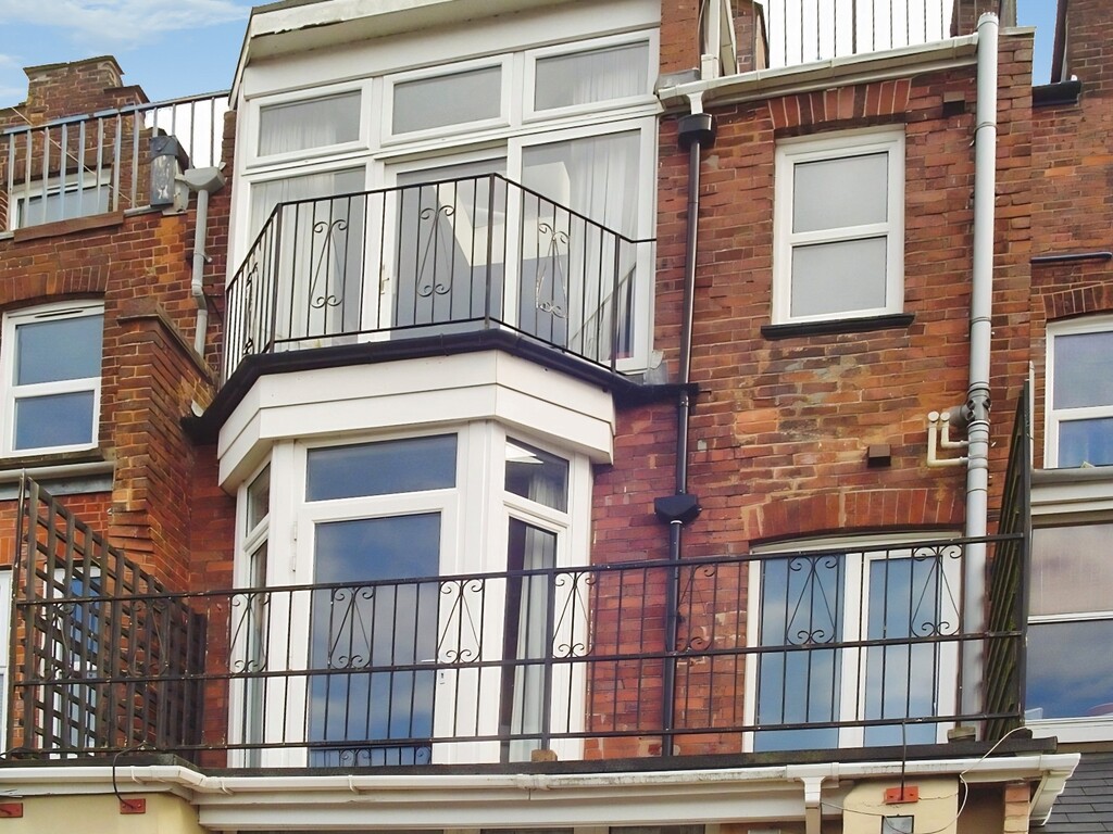 5 bed Mid Terraced House for rent in Devon. From Martin & Co - Exeter 5 bed Mid Terraced House for rent in Devon. From Martin & Co - Exeter