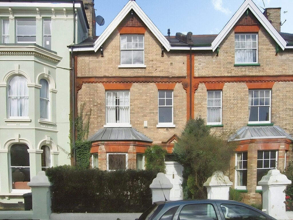 2 bed 1st Floor Flat for rent in Devon. From Martin & Co - Exeter 2 bed 1st Floor Flat for rent in Devon. From Martin & Co - Exeter