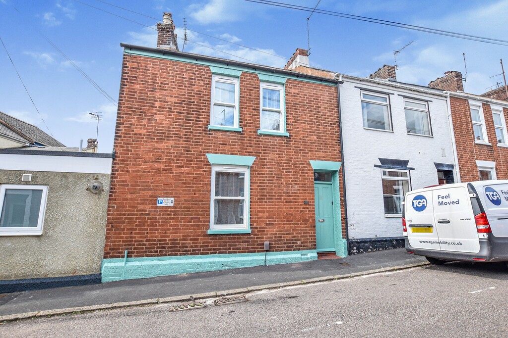 3 bed Mid Terraced House for rent in Exeter. From Martin & Co - Exeter 3 bed Mid Terraced House for rent in Exeter. From Martin & Co - Exeter