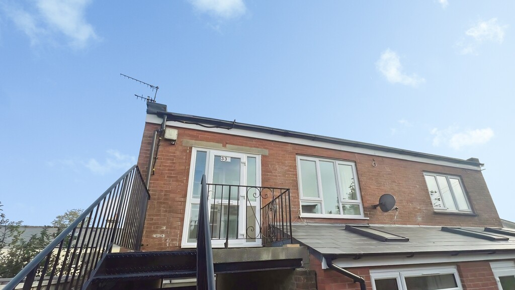 2 bed 1st Floor Flat for rent in Devon. From Martin & Co - Exeter 2 bed 1st Floor Flat for rent in Devon. From Martin & Co - Exeter