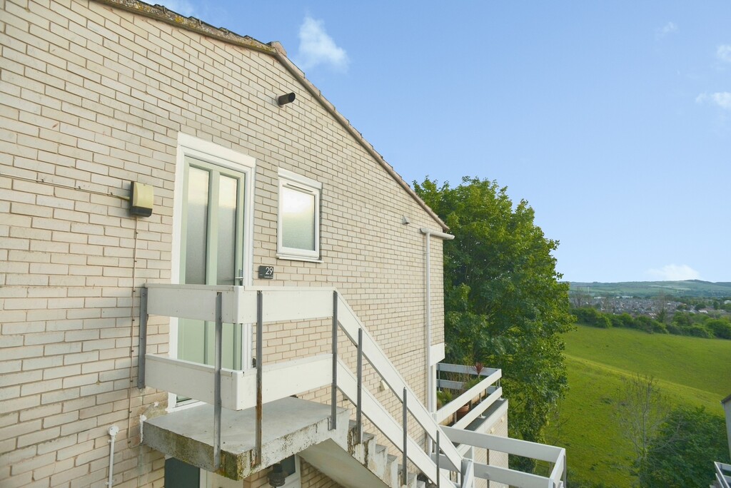 2 bed 1st Floor Flat for rent in Devon. From Martin & Co - Exeter 2 bed 1st Floor Flat for rent in Devon. From Martin & Co - Exeter