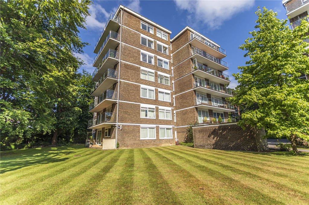 3 bed Apartment for rent in Dorset. From Martin & Co - Bournemouth