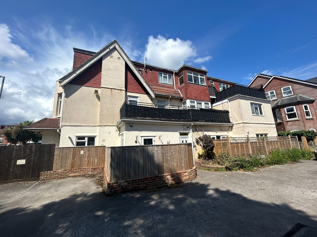 2 bed Apartment for rent in Dorset. From Martin & Co - Bournemouth