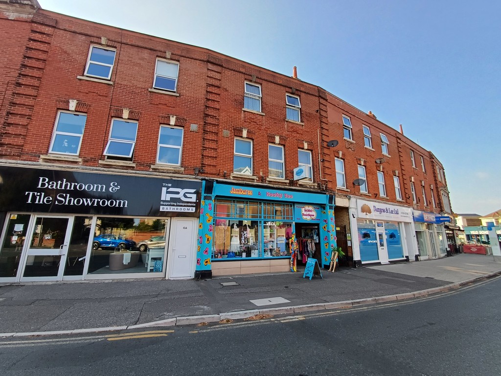 2 bed Apartment for rent in Dorset. From Martin & Co - Bournemouth