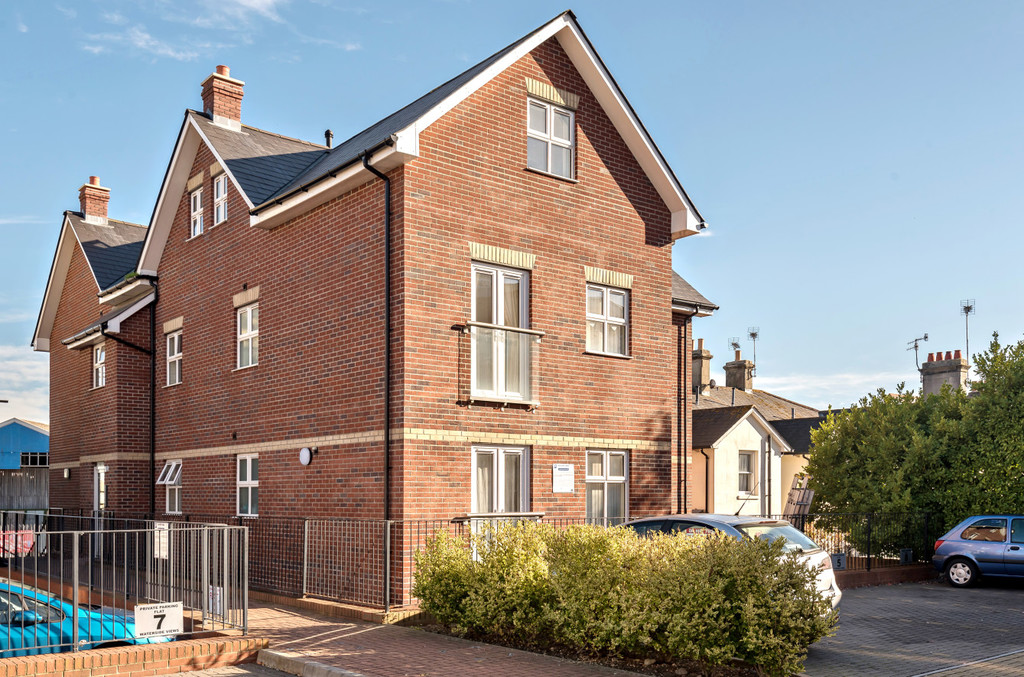 2 bed Apartment for rent in Dorset. From Martin & Co - Bournemouth