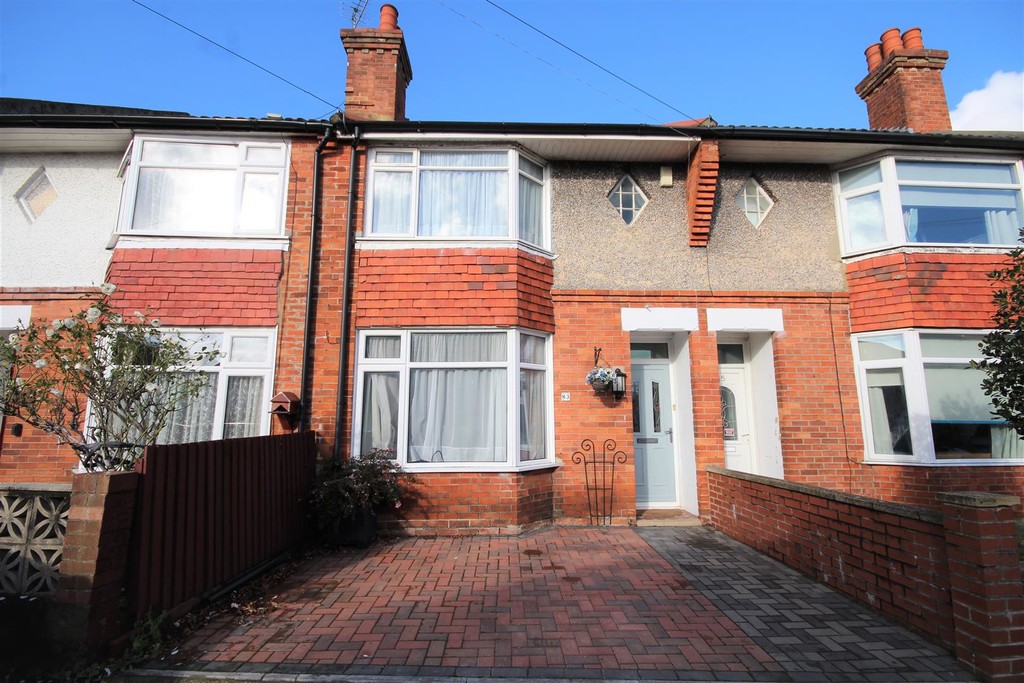 2 bed Mid Terraced House for rent in Bournemouth. From Martin & Co - Bournemouth