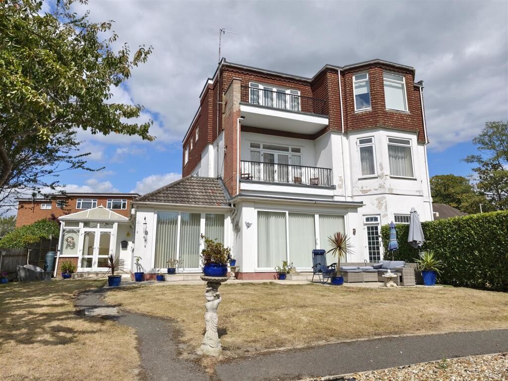 2 bed Apartment for rent in Bournemouth. From Martin & Co - Bournemouth