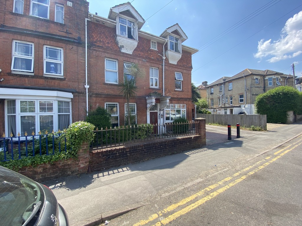 1 bed Ground Floor Flat for rent in Dorset. From Martin & Co - Bournemouth 1 bed Ground Floor Flat for rent in Dorset. From Martin & Co - Bournemouth