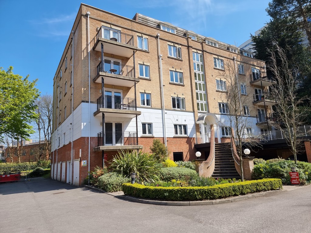 2 bed Apartment for rent in Bournemouth. From Martin & Co - Bournemouth