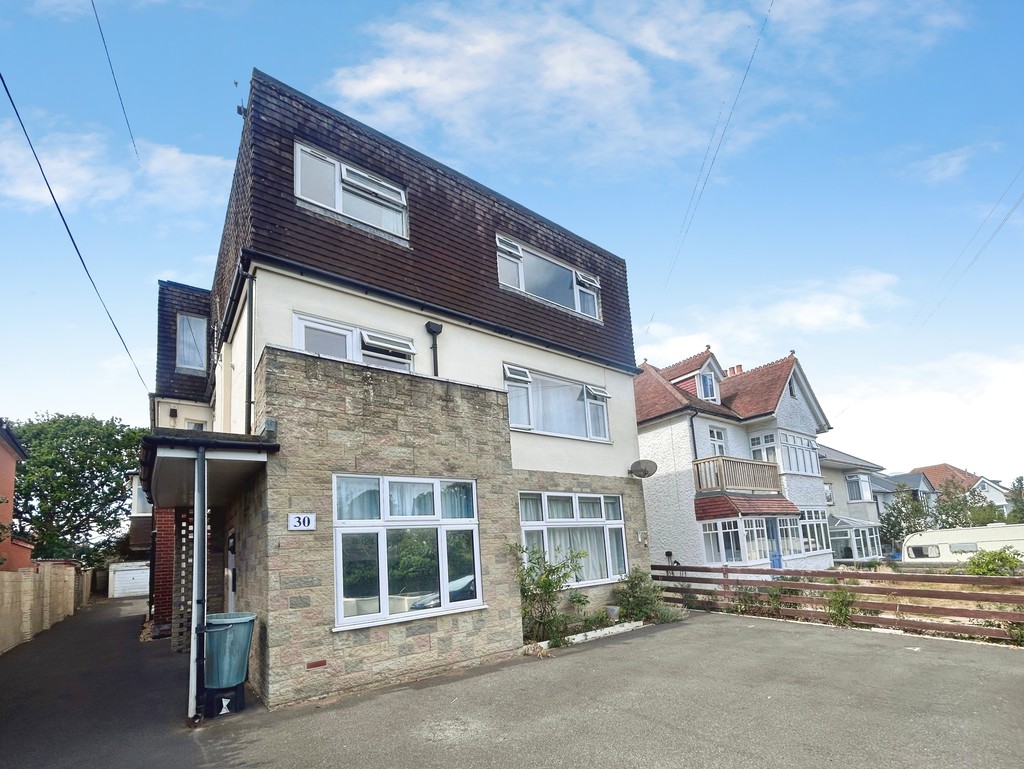 1 bed Apartment for rent in Winkton. From Martin & Co - Bournemouth 1 bed Apartment for rent in Winkton. From Martin & Co - Bournemouth