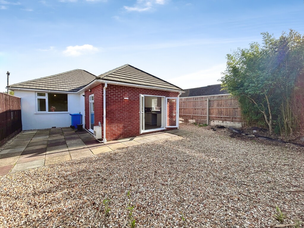 3 bed Detached bungalow for rent in Dorset. From Martin & Co - Bournemouth 3 bed Detached bungalow for rent in Dorset. From Martin & Co - Bournemouth