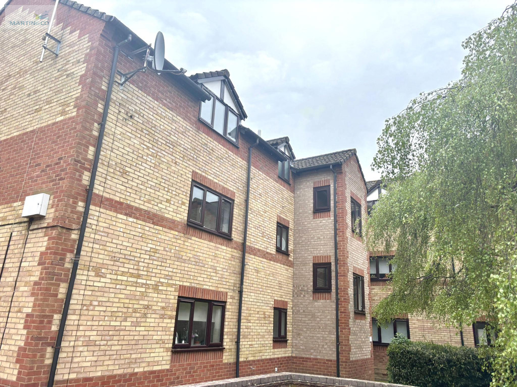 2 bed Apartment for rent in Oxfordshire. From Martin & Co - Banbury