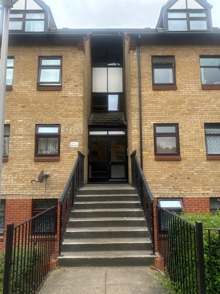 1 bed 1st Floor Flat for rent in Oxfordshire. From Martin & Co - Banbury