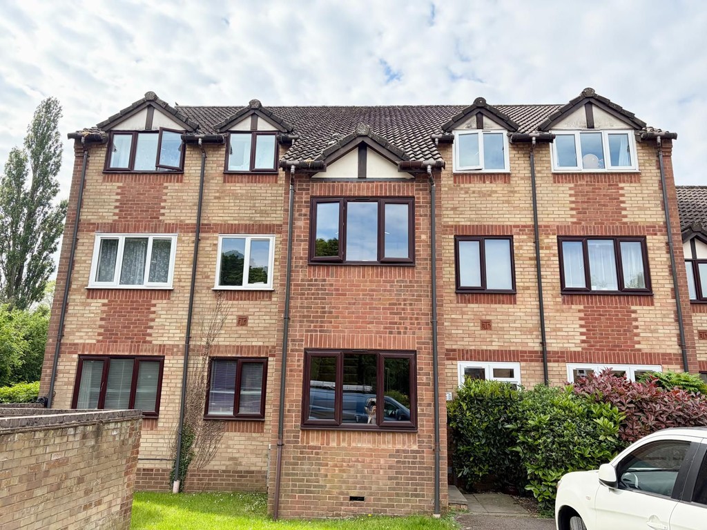 2 bed 1st Floor Flat for rent in Oxfordshire. From Martin & Co - Banbury