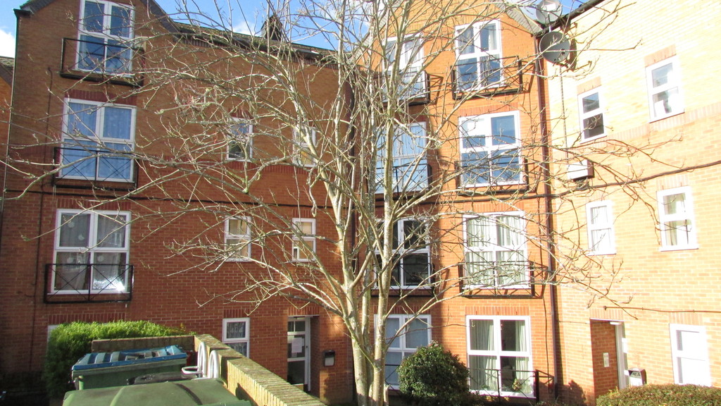 2 bed Apartment for rent in Oxfordshire. From Martin & Co - Banbury 2 bed Apartment for rent in Oxfordshire. From Martin & Co - Banbury