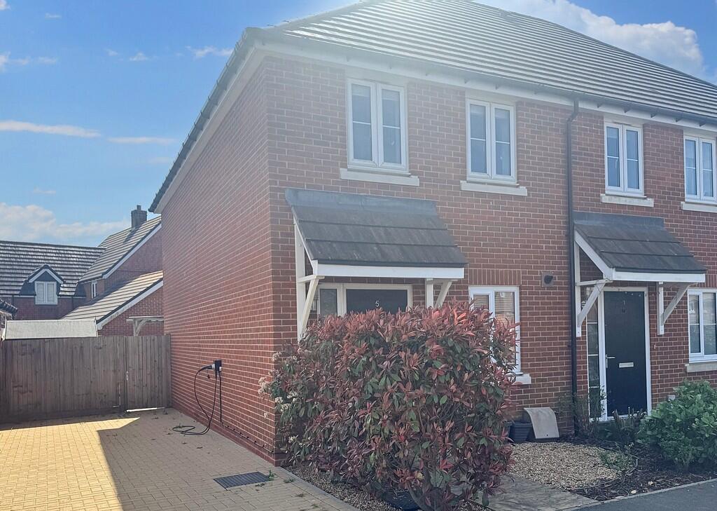 2 bed End of Terrace for rent in Hangersley. From Martin & Co - Ringwood