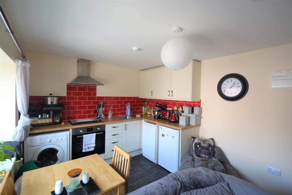 1 bed Apartment for rent in Ringwood. From Martin & Co - Ringwood 1 bed Apartment for rent in Ringwood. From Martin & Co - Ringwood