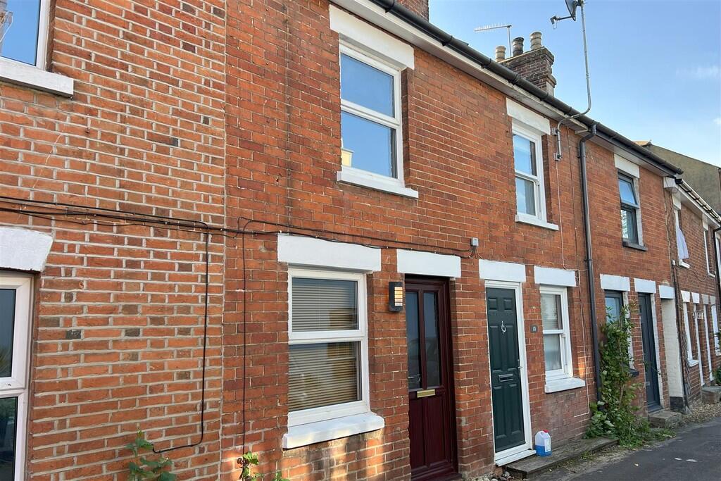 2 bed Mid Terraced House for rent in Ringwood. From Martin & Co - Ringwood 2 bed Mid Terraced House for rent in Ringwood. From Martin & Co - Ringwood